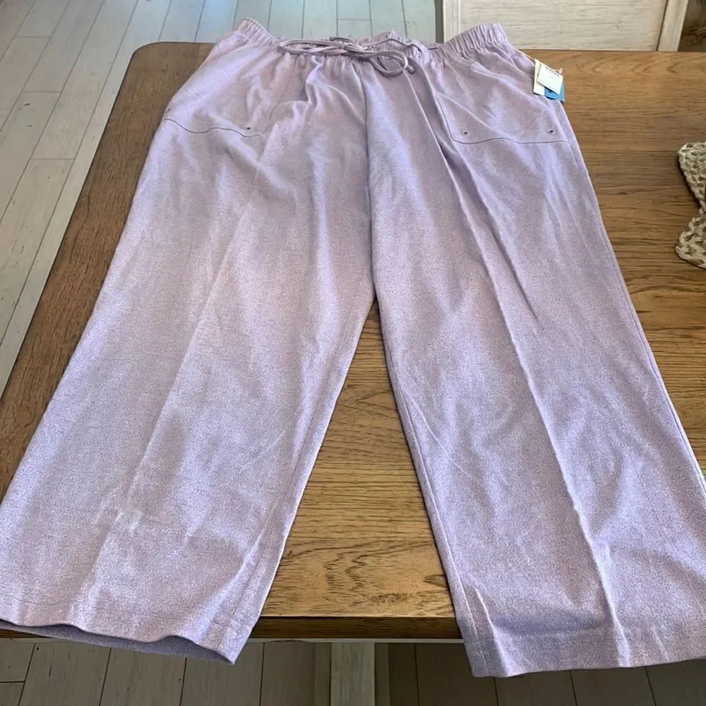 C. D. DANIELS LAVENDER KNIT PANTS. NEW WITH TAGS